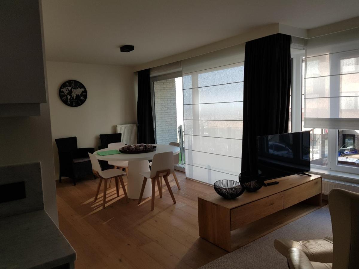 Koksijde Zeedijk La Digue 102 Appartement Met Garage - Lateraal Zeezicht Екстериор снимка