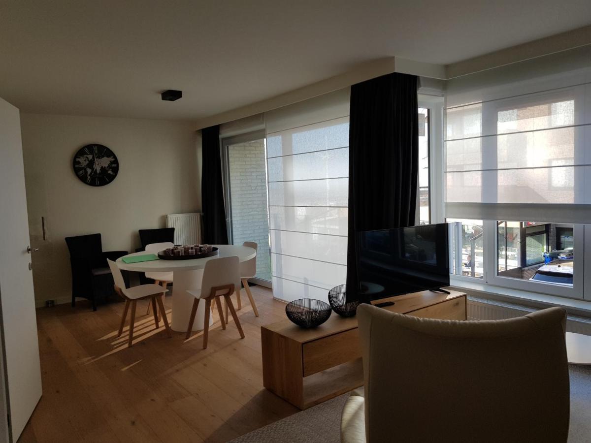 Koksijde Zeedijk La Digue 102 Appartement Met Garage - Lateraal Zeezicht Екстериор снимка